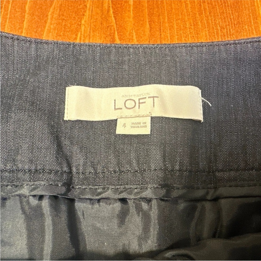 Ann Taylor Loft Size 4 Pencil Skirt Dark Blue Denim-Like Knee Length Pockets - Picture 4 of 13